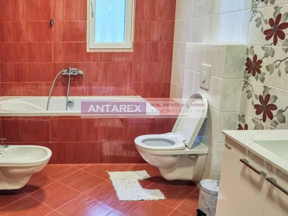 Trosoban stan 135 m² – Kumbor, Herceg Novi — fotografija 8