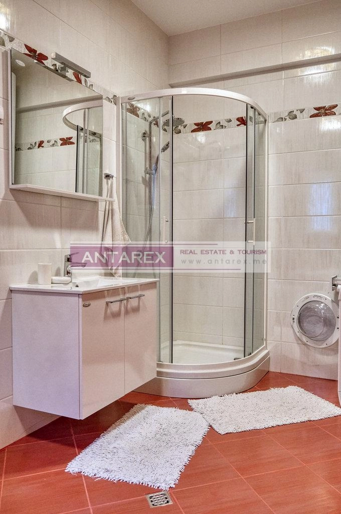 Trosoban-dupleks-stan-u-Kumboru-Herceg-Novi-8 Trosoban stan 135 m² – Kumbor, Herceg Novi — fotografija 9
