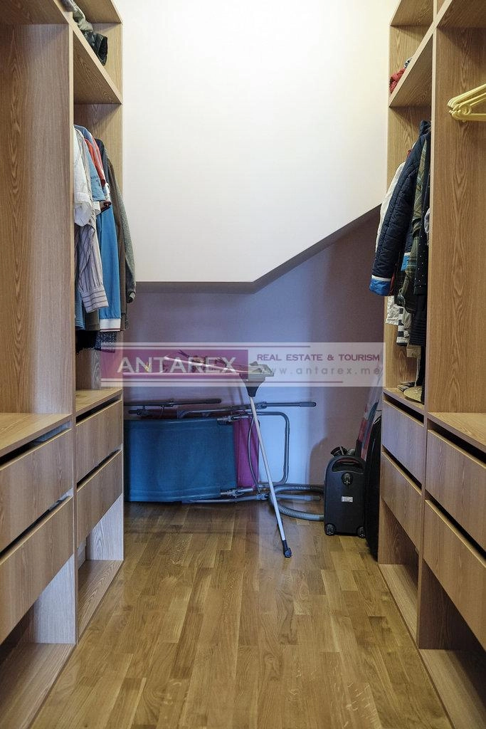 Trosoban-dupleks-stan-u-Kumboru-Herceg-Novi-9 Trosoban stan 135 m² – Kumbor, Herceg Novi — fotografija 10