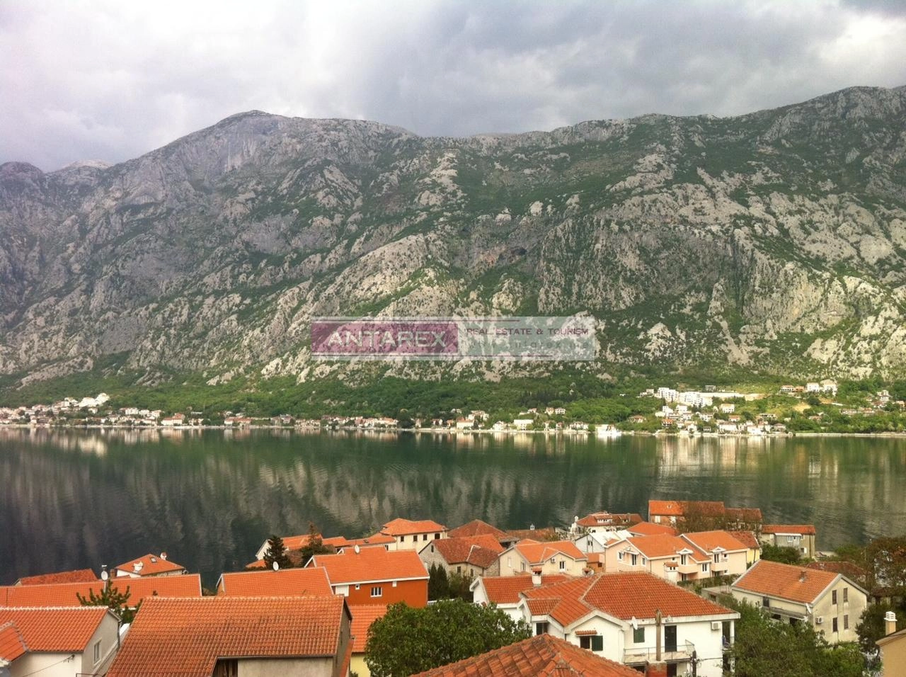 Nova vila sa pogledom na zaliv u Prčanju