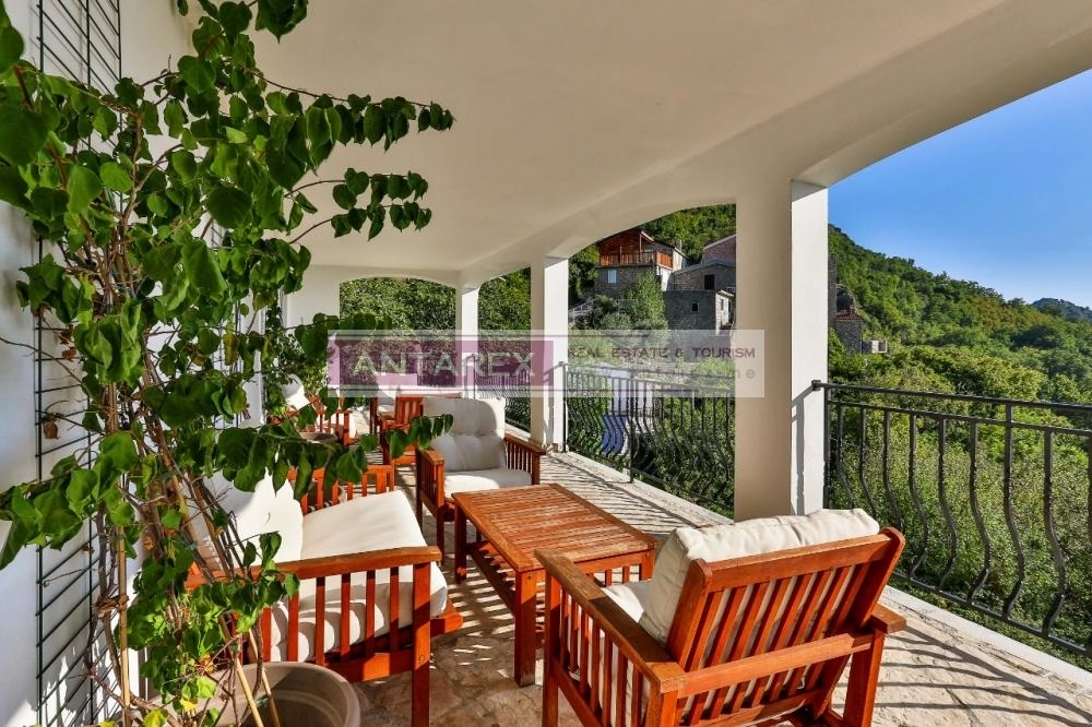 Kuca-sa-bazenom-i-terasama-u-Becicima-Budva-15 Kuća 486 m² – Bečići, Budva — fotografija 16