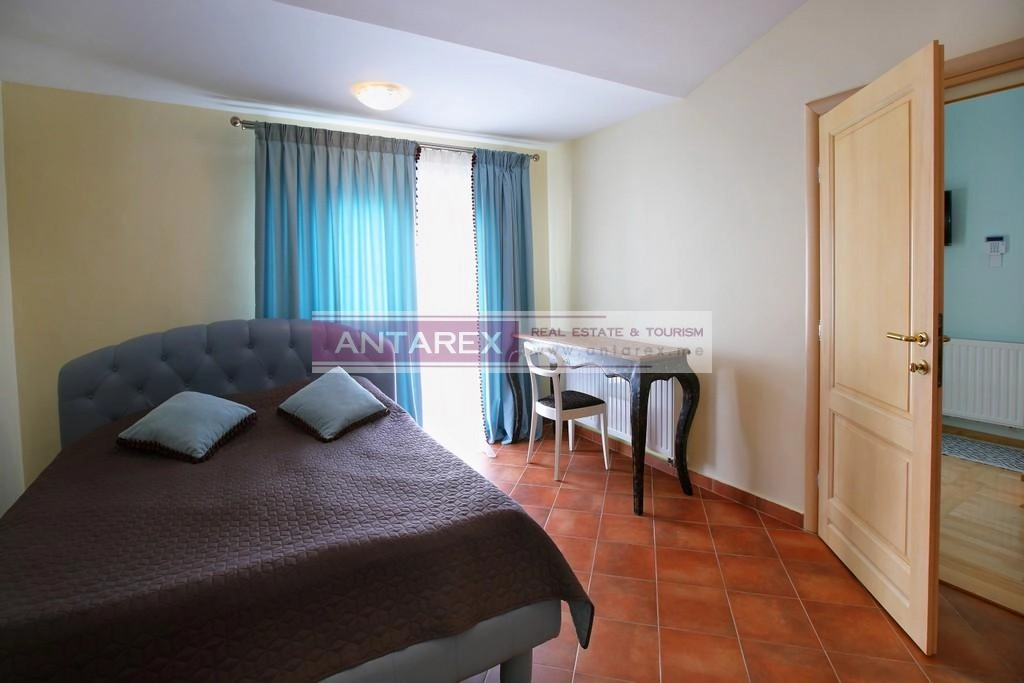 Kuca-sa-bazenom-u-Igalu-Herceg-Novi-5 Kuća 400 m² – Igalo, Herceg Novi — fotografija 6
