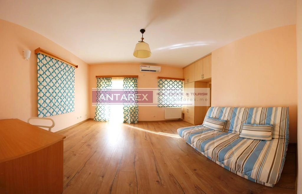 Kuca-sa-bazenom-u-Igalu-Herceg-Novi-8 Kuća 400 m² – Igalo, Herceg Novi — fotografija 9