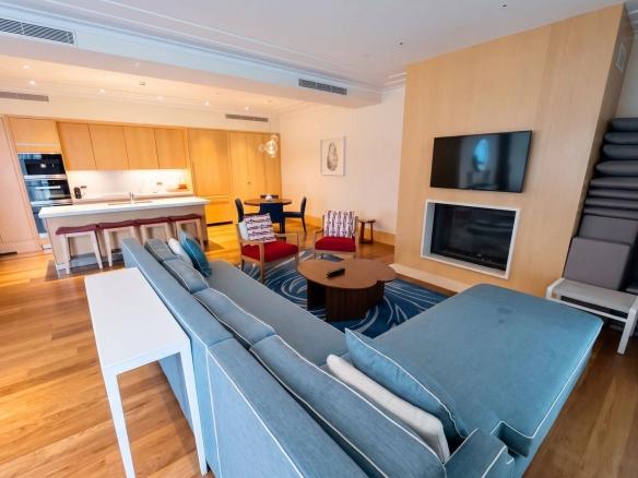 Trosoban stan 244 m² – Tivat — fotografija 3