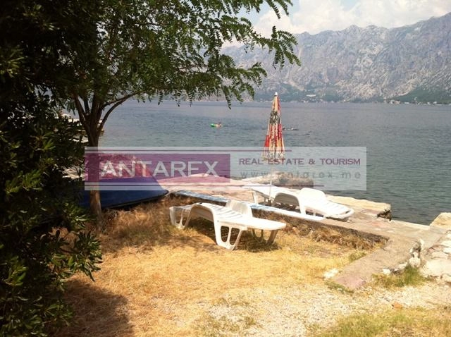 Stara-kamena-kuca-na-prvoj-liniji-u-Prcanju-Kotor-7 Kuća 260 m² – Prčanj, Kotor — fotografija 8