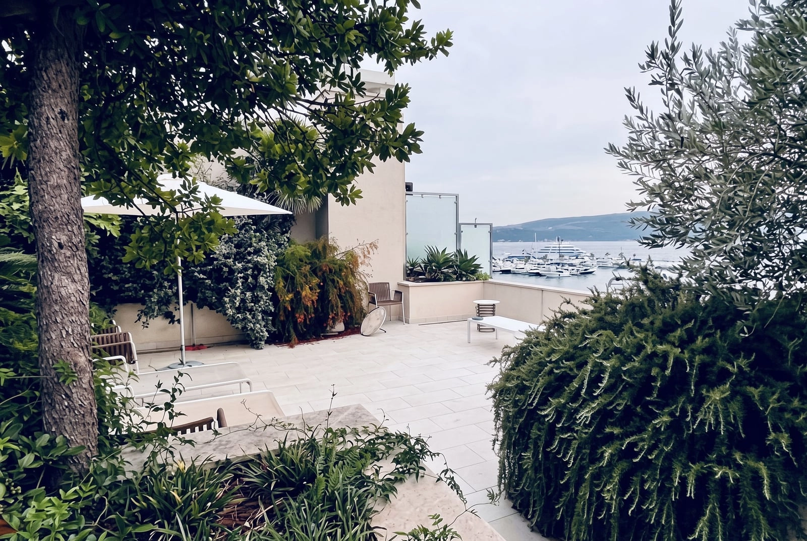 Trosoban stan 244 m² – Tivat — fotografija 17