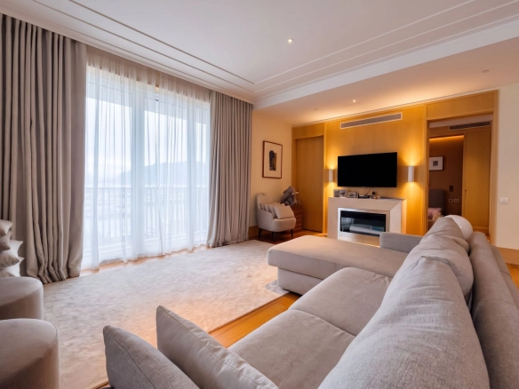 Trosoban stan 215 m² – Tivat — fotografija 4