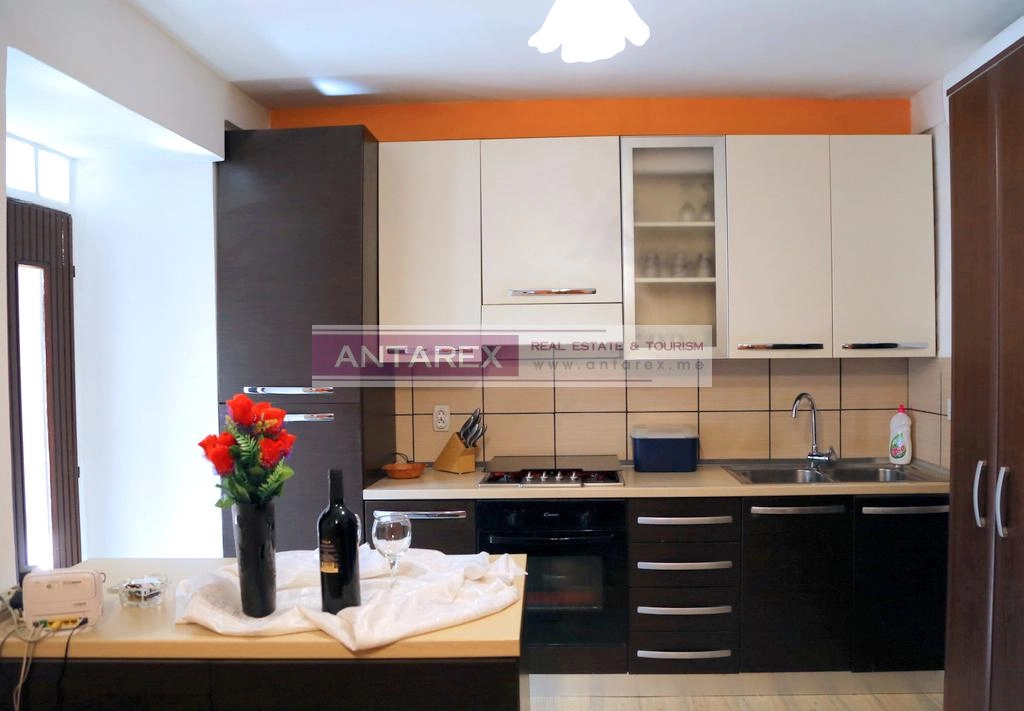 Jednosoban-stan-u-starom-gradu-Herceg-Novi-1 Jednosoban stan 30 m² – Herceg Novi — fotografija 2