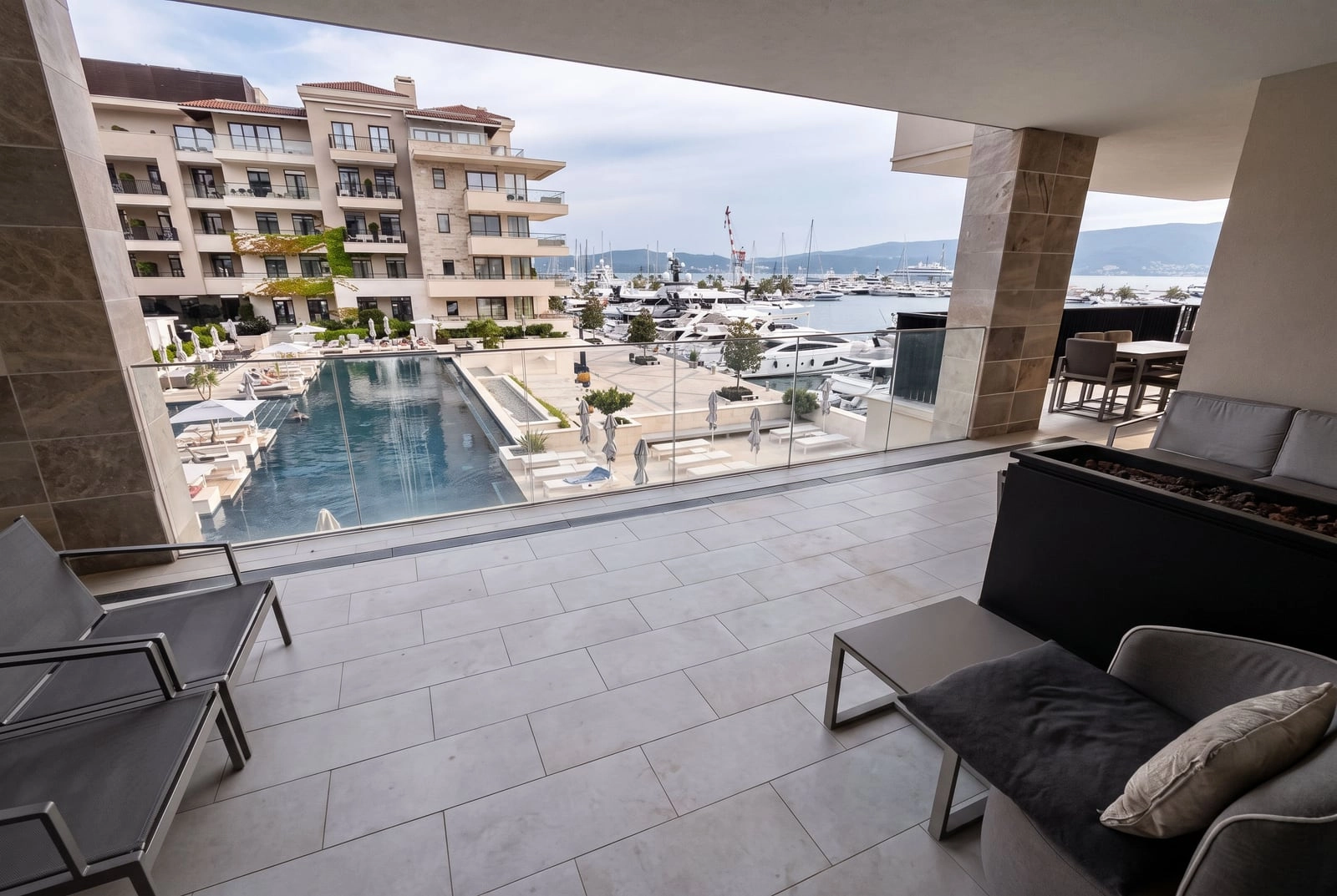 Trosoban-stan-sa-terasom-u-Porto-Montenegru-Tivat-5 Trosoban stan 215 m² – Tivat — fotografija 6