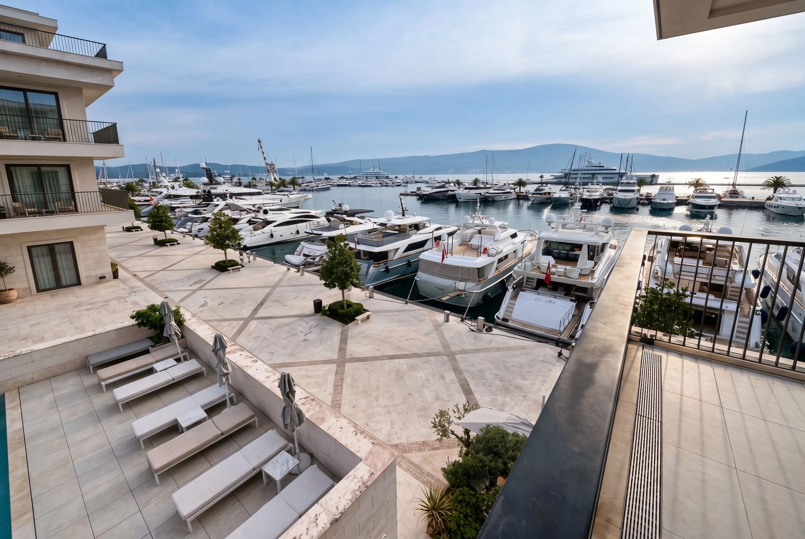 Trosoban-stan-sa-terasom-u-Porto-Montenegru-Tivat-6 Trosoban stan 215 m² – Tivat — fotografija 7