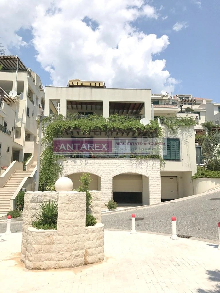 Penthaus-s-terasom-i-pogledom-na-more-Savina-Herceg-Novi-12 Dvosoban stan 207 m² – Herceg Novi — fotografija 13