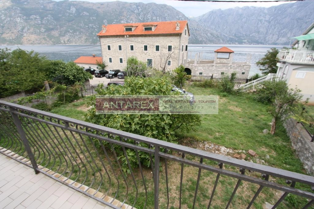 Kuća uz more u Stolivu
