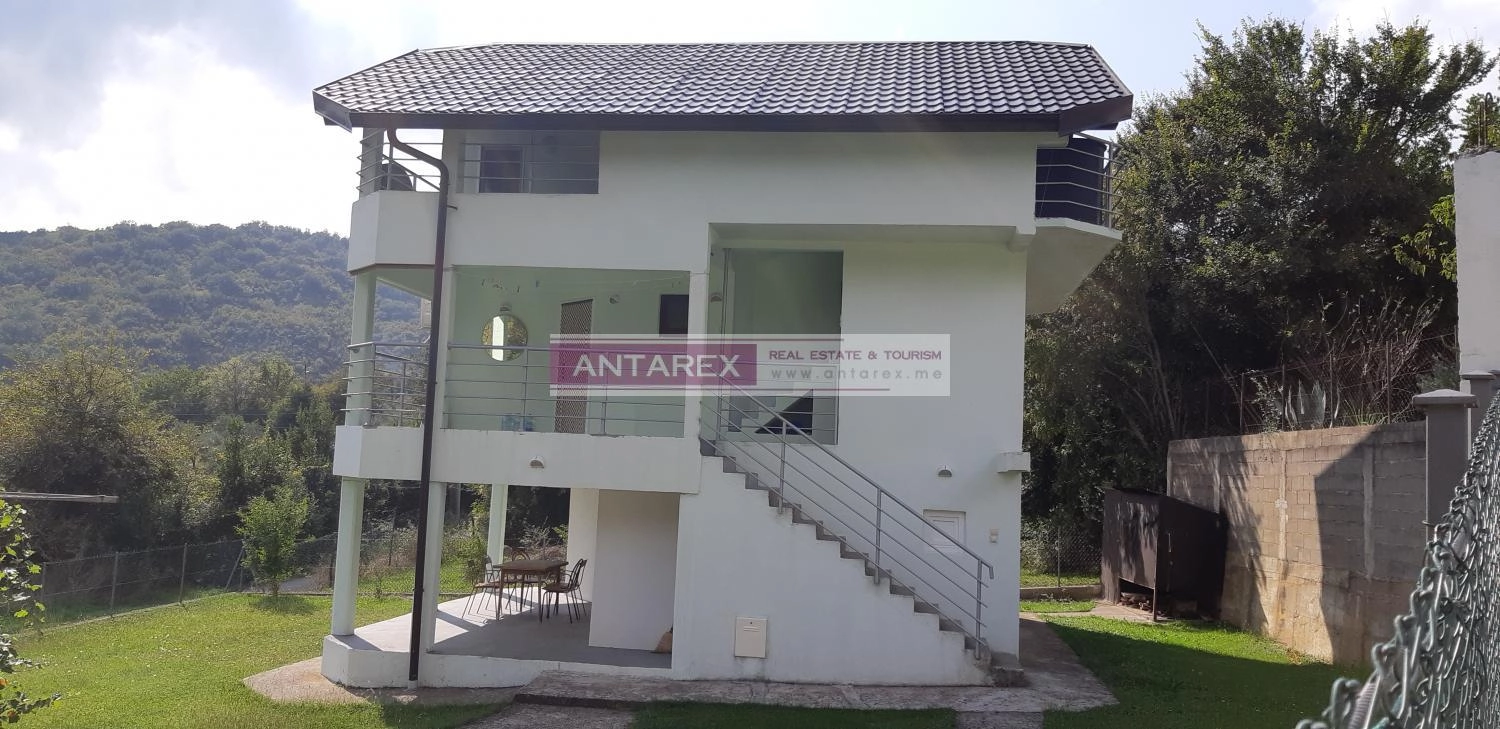 Kuća sa terasom u Zeleniki
