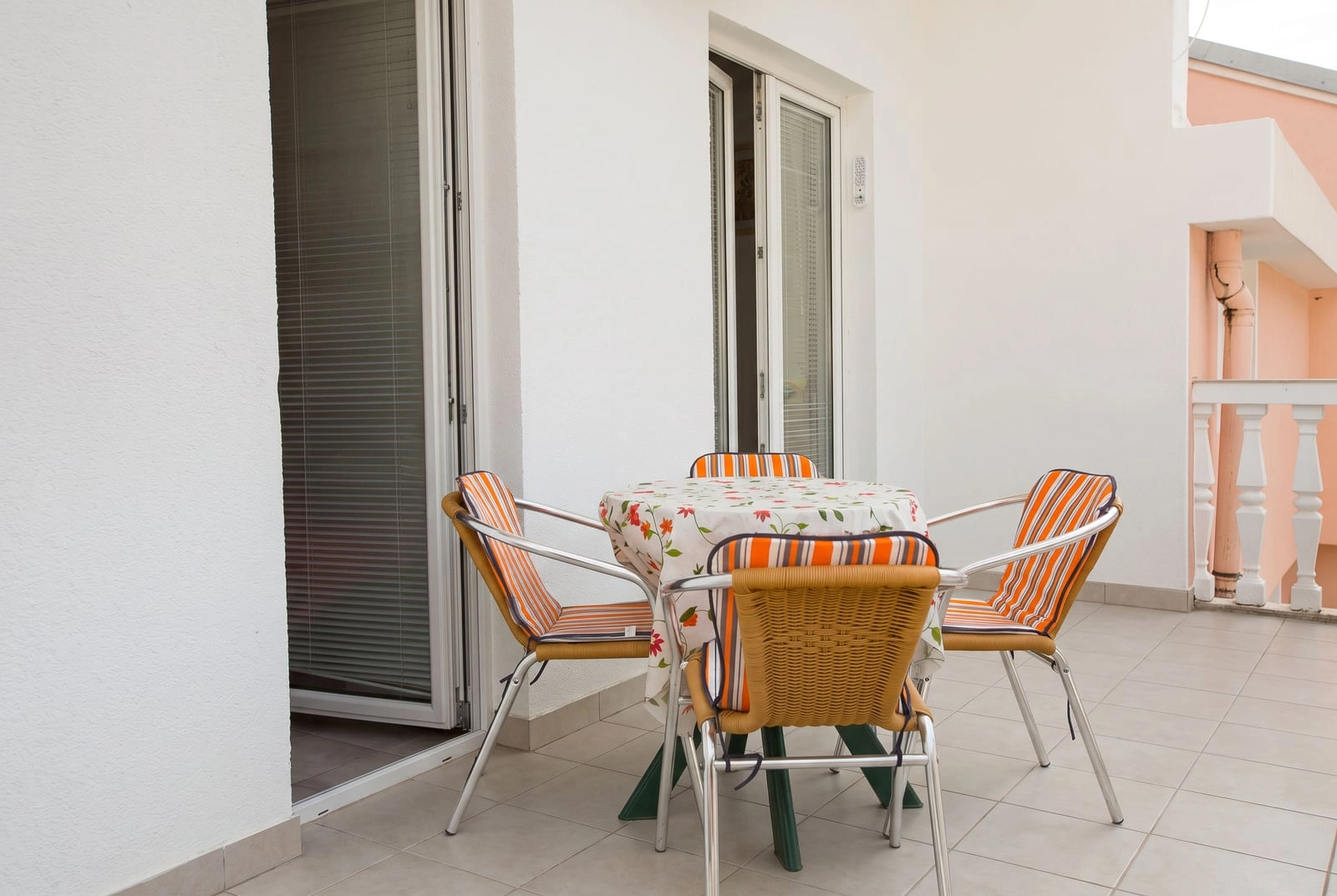 Dvosoban-stan-sa-terasom-u-Budvi-3 Dvosoban stan 60 m² – Budva — fotografija 4