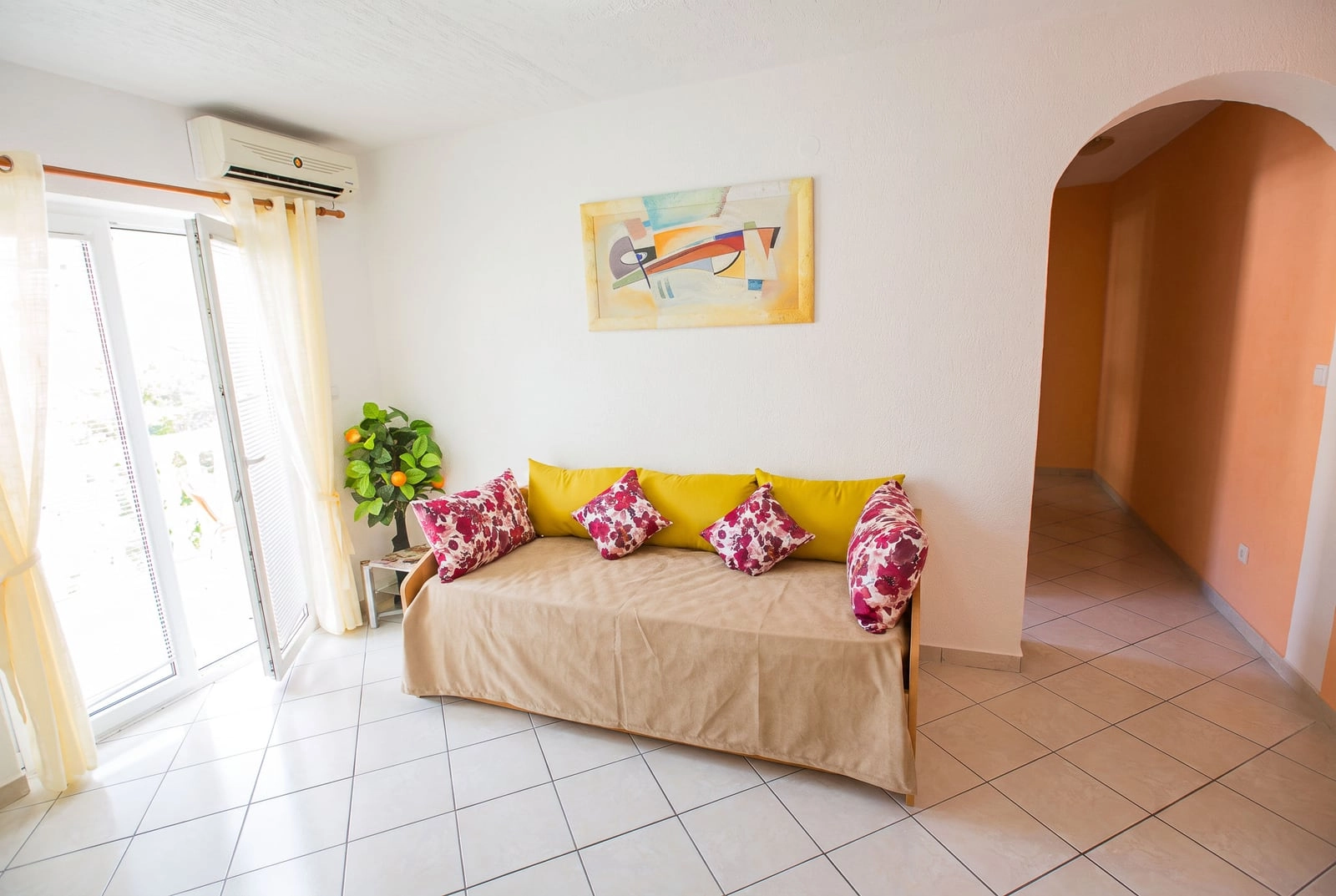 Dvosoban-stan-sa-terasom-u-Budvi-4 Dvosoban stan 60 m² – Budva — fotografija 5