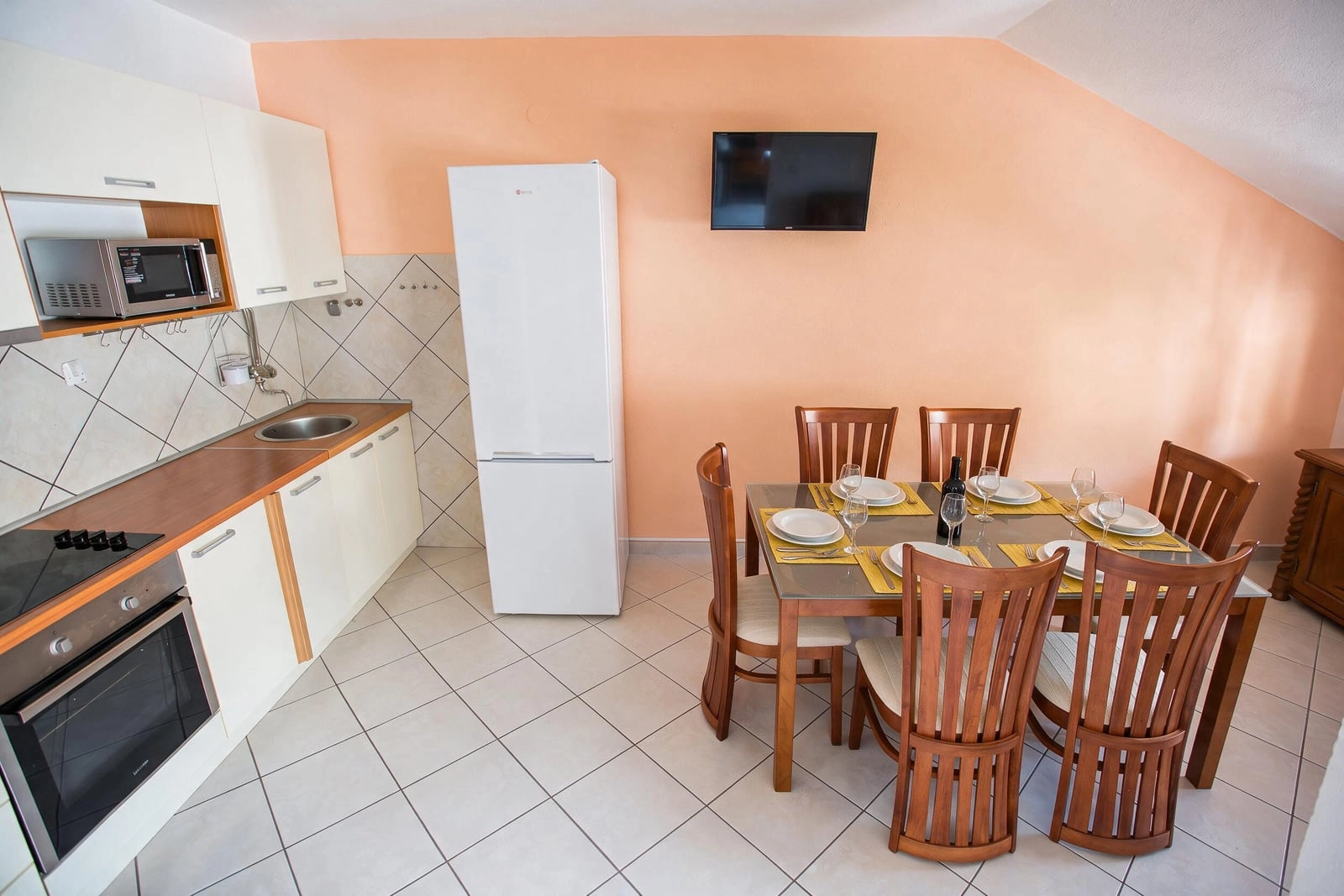 Dvosoban-stan-sa-terasom-u-Budvi-6 Dvosoban stan 60 m² – Budva — fotografija 7