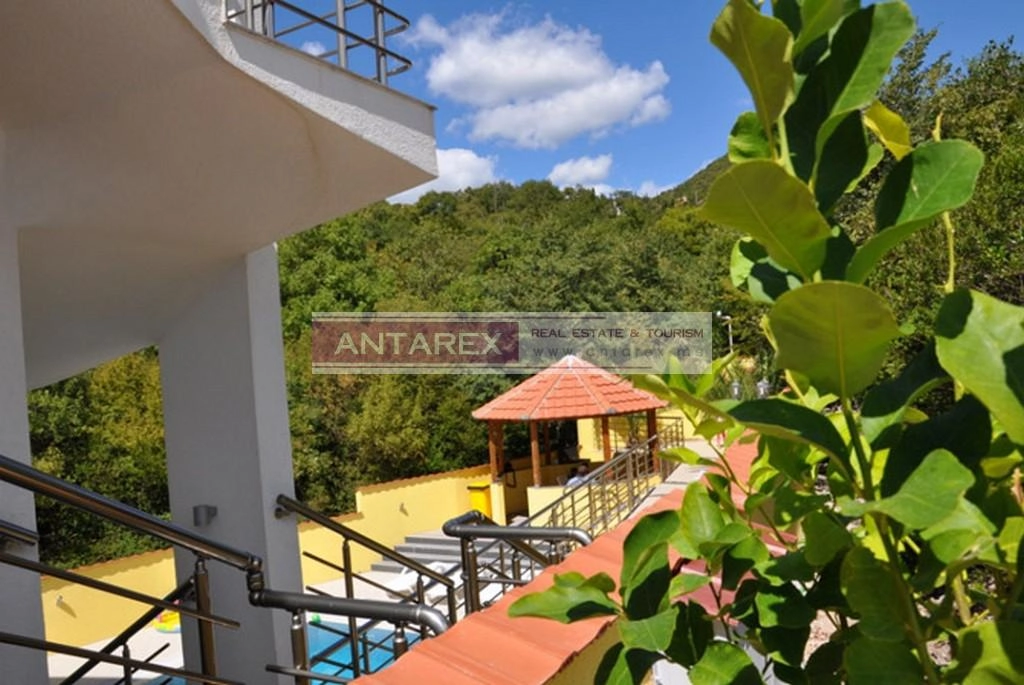 Kuca-sa-sest-apartmana-i-bazenom-Herceg-Novi-2 Kuća 350 m² – Herceg Novi — fotografija 3