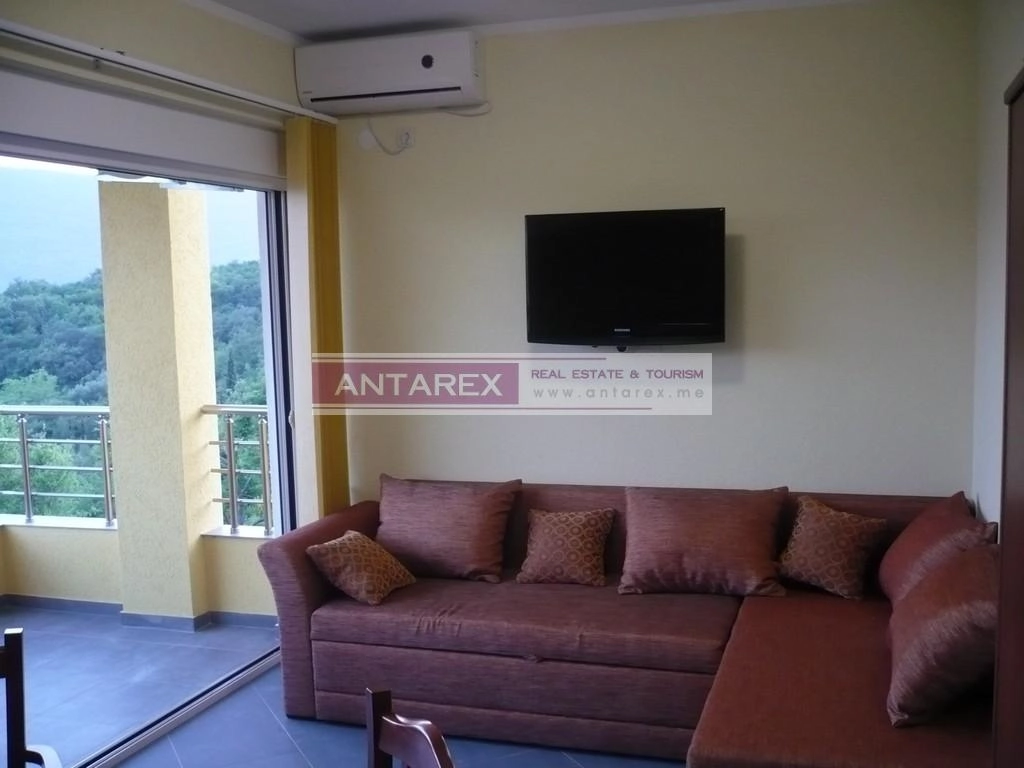 Kuca-sa-sest-apartmana-i-bazenom-Herceg-Novi-9 Kuća 350 m² – Herceg Novi — fotografija 10