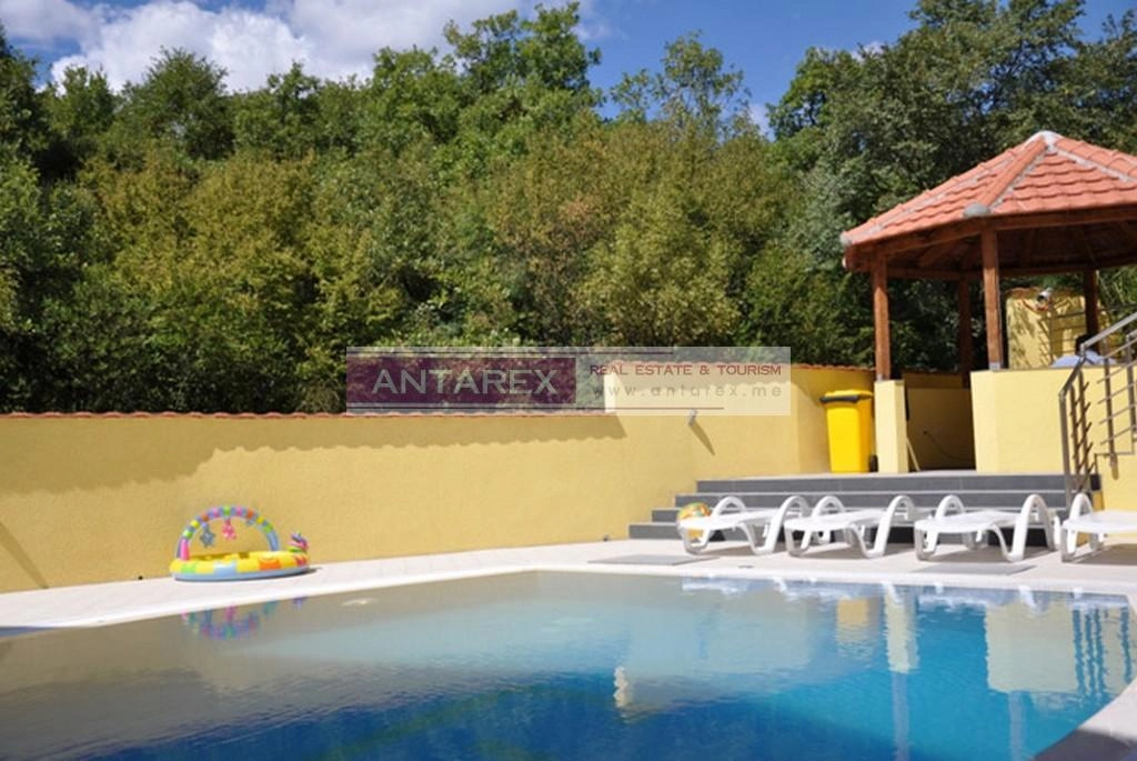 Kuca-sa-sest-apartmana-i-bazenom-Herceg-Novi-10 Kuća 350 m² – Herceg Novi — fotografija 11