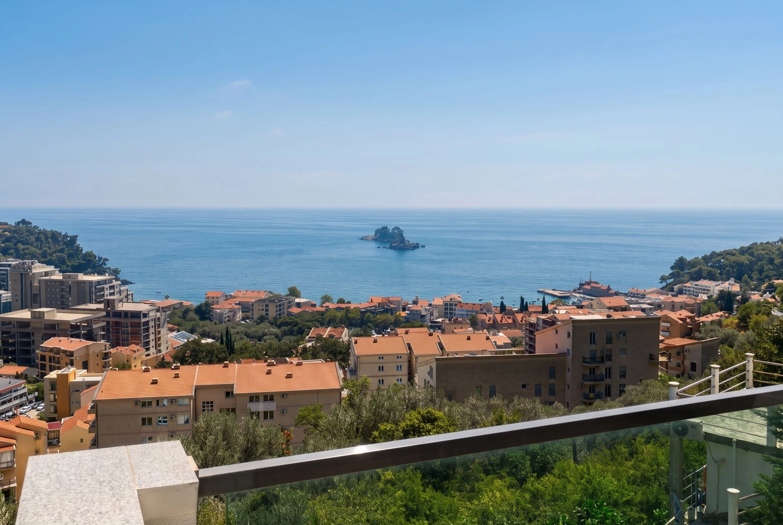 Trosoban-stan-s-terasom-u-Petrovcu-Budva-5 Trosoban stan – Petrovac, Budva — fotografija 6