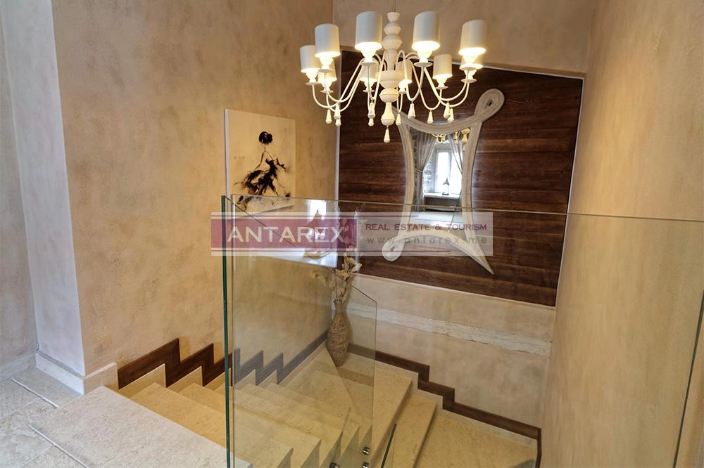 Kamena-kuca-na-prvoj-liniji-do-mora-Opatovo-Tivat-11 Kuća 125 m² – Tivat — fotografija 12