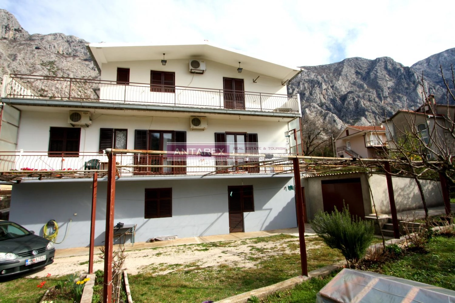 Kuca-sa-terasama-u-Orahovcu-Kotor-1 Kuća 296 m² – Orahovac, Kotor — fotografija 2