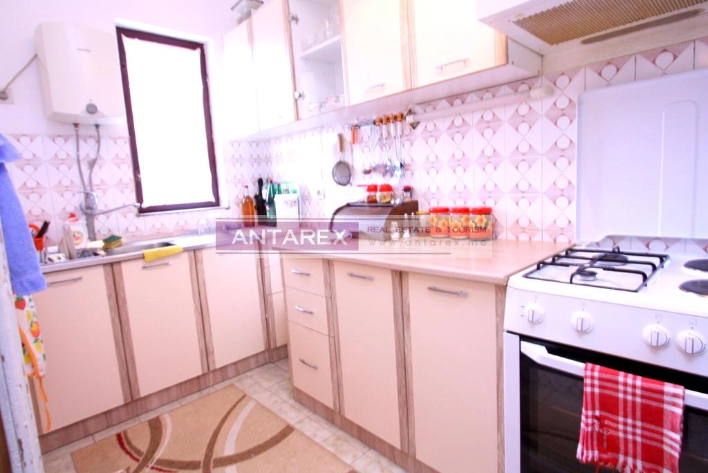 Kuca-sa-terasama-u-Orahovcu-Kotor-6 Kuća 296 m² – Orahovac, Kotor — fotografija 7