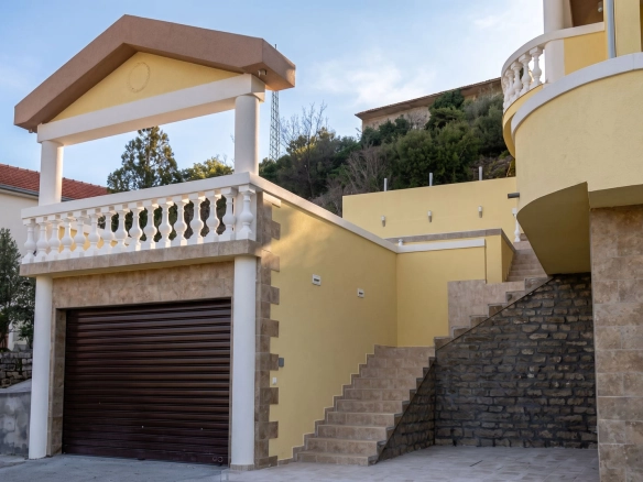 Kuća 228 m² – Tivat — fotografija 2