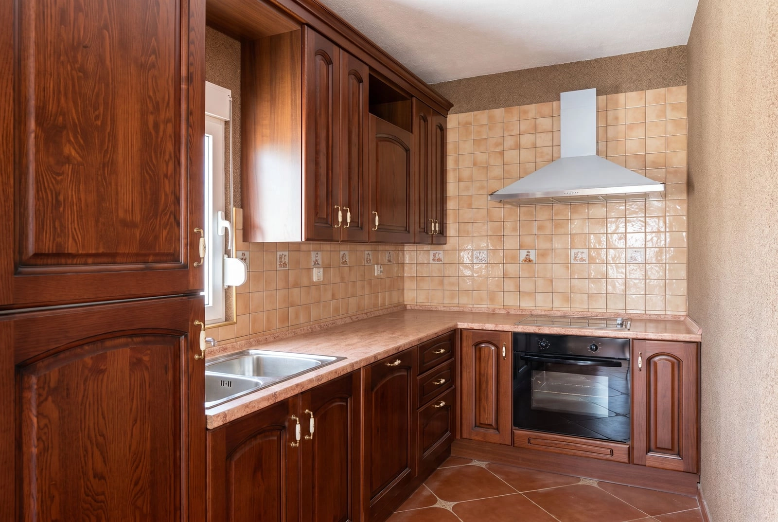 Kuca-sa-bazenom-i-pogledom-na-more-u-Opatovu-Tivat-5 Kuća 228 m² – Tivat — fotografija 6