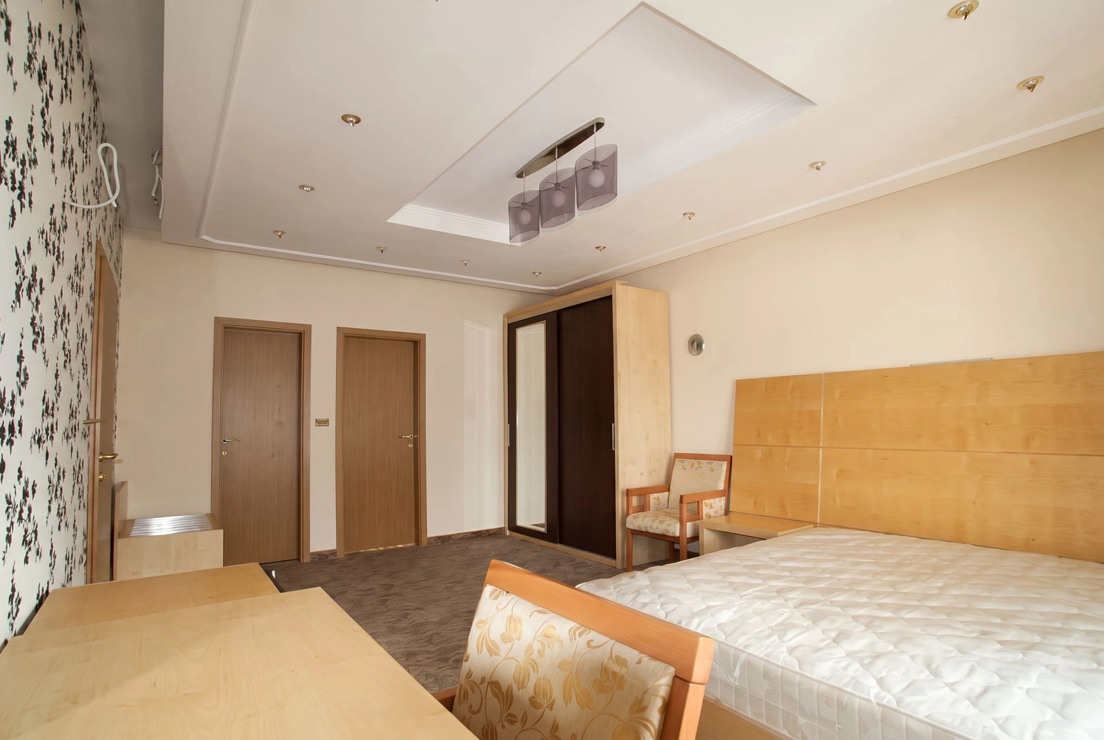 Kuca-sa-bazenom-i-pogledom-na-more-u-Opatovu-Tivat-7 Kuća 228 m² – Tivat — fotografija 8