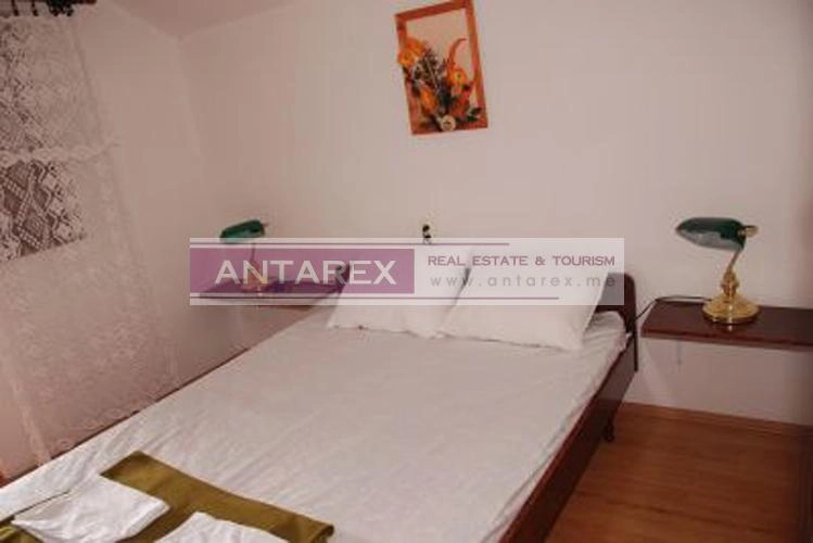 Kuca-sa-apartmanima-uz-rijeku-Sutorinu-Igalo-Herceg-Novi-7 Kuća 228 m² – Igalo, Herceg Novi — fotografija 8