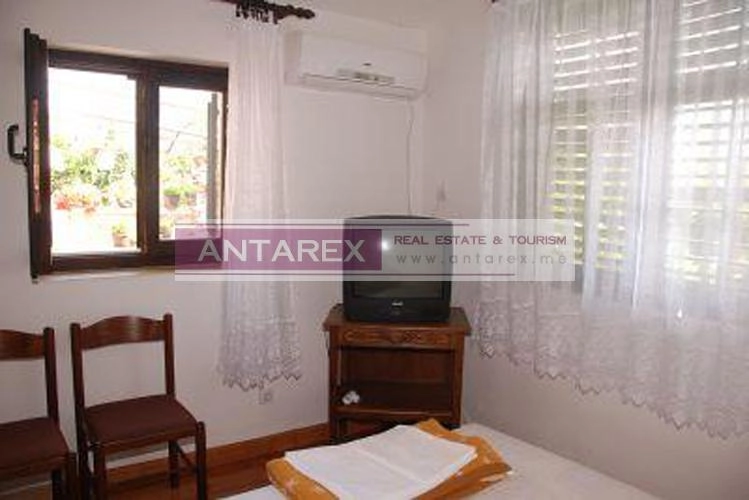 Kuca-sa-apartmanima-uz-rijeku-Sutorinu-Igalo-Herceg-Novi-8 Kuća 228 m² – Igalo, Herceg Novi — fotografija 9