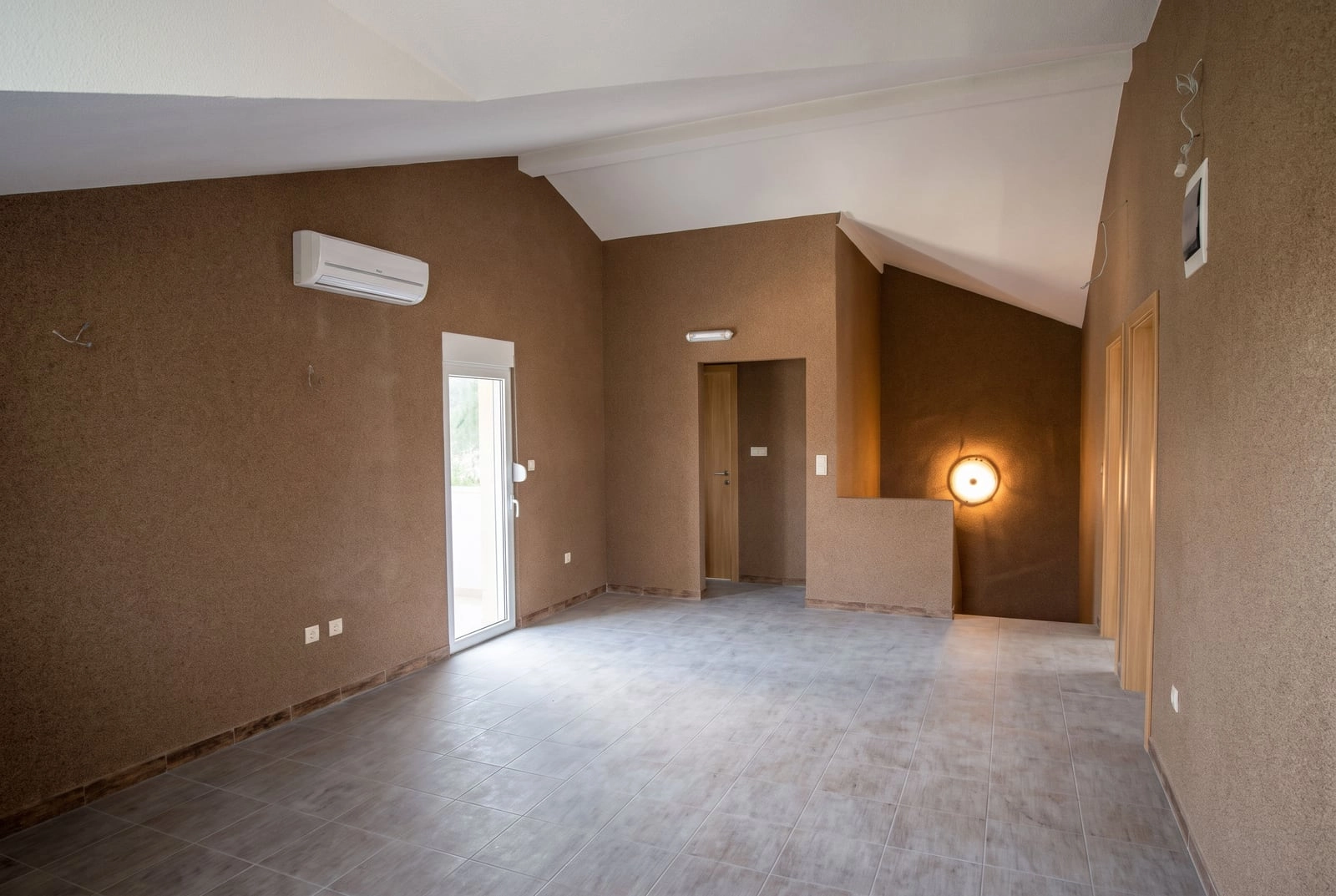 Kuca-sa-bazenom-i-pogledom-na-more-u-Opatovu-Tivat-10 Kuća 228 m² – Tivat — fotografija 11