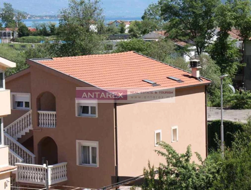 Kuca-sa-tri-sprata-u-Igalu-Herceg-Novi-1 Kuća 232 m² – Igalo, Herceg Novi — fotografija 2