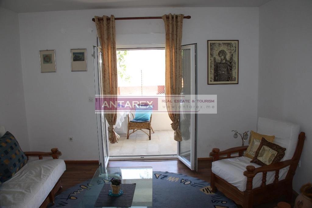 Kuca-sa-tri-sprata-u-Igalu-Herceg-Novi-4 Kuća 232 m² – Igalo, Herceg Novi — fotografija 5