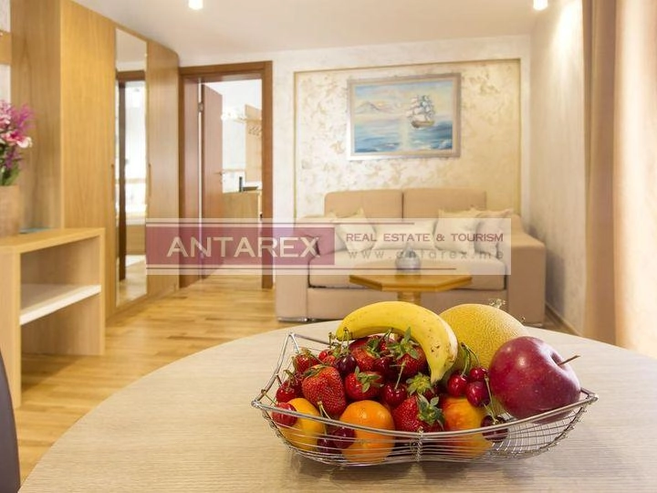 Hotel-na-prvoj-liniji-do-mora-u-Bijeloj-Herceg-Novi-10 Poslovni prostor 1.000 m² – Bijela, Herceg Novi — fotografija 11