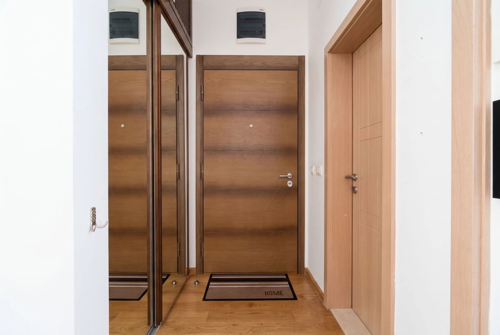 Trosoban-stan-sa-pogledom-na-more-u-Becicima-Budva-9 Trosoban stan 98 m² – Bečići, Budva — fotografija 10