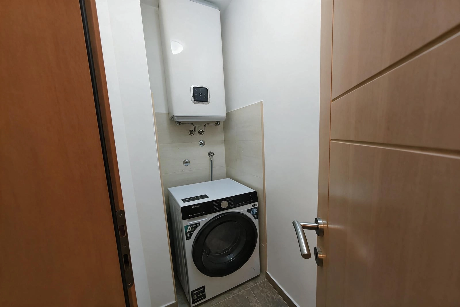 Trosoban-stan-sa-pogledom-na-more-u-Becicima-Budva-10 Trosoban stan 98 m² – Bečići, Budva — fotografija 11