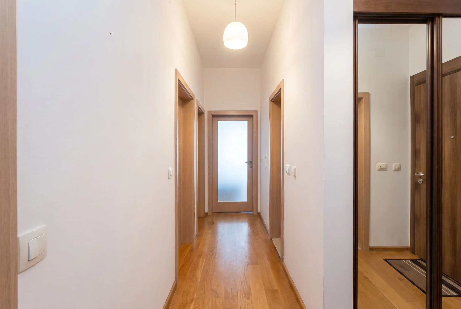 Trosoban-stan-sa-pogledom-na-more-u-Becicima-Budva-15 Trosoban stan 98 m² – Bečići, Budva — fotografija 16