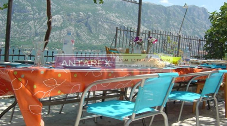 Kuca-na-prvoj-liniji-do-mora-u-Prcanju-Kotor-14 Kuća 150 m² – Prčanj, Kotor — fotografija 15