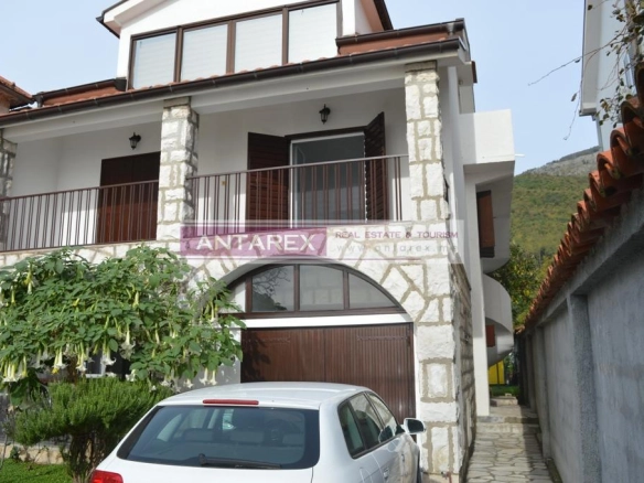 Kuća na prvoj liniji do mora u Bijeloj