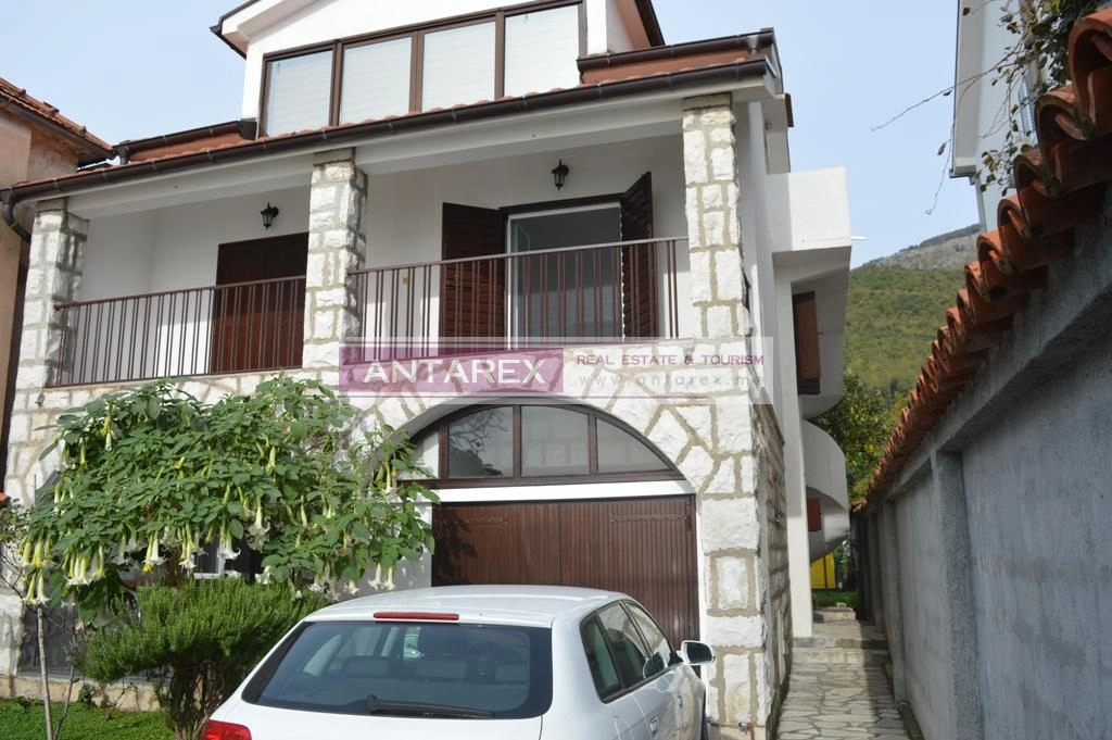 Kuca-na-prvoj-liniji-do-mora-u-Bijeloj-Herceg-Novi Kuća na prvoj liniji do mora u Bijeloj