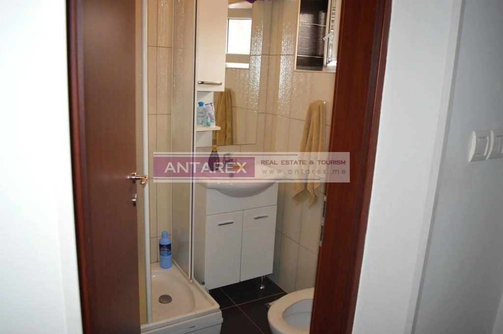 Kuca-na-prvoj-liniji-do-mora-u-Bijeloj-Herceg-Novi-5 Kuća 154 m² – Bijela, Herceg Novi — fotografija 6