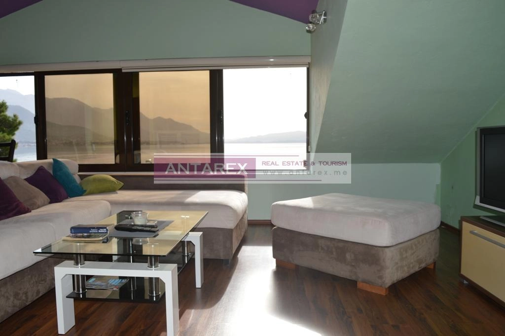 Kuca-na-prvoj-liniji-do-mora-u-Bijeloj-Herceg-Novi-10 Kuća 154 m² – Bijela, Herceg Novi — fotografija 11