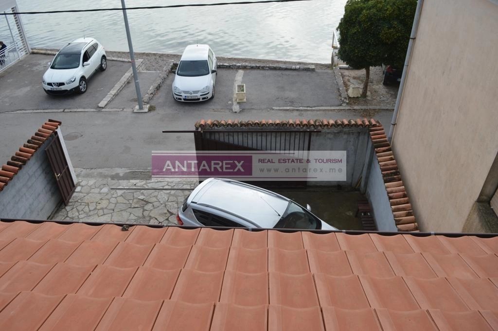 Kuca-na-prvoj-liniji-do-mora-u-Bijeloj-Herceg-Novi-15 Kuća 154 m² – Bijela, Herceg Novi — fotografija 16