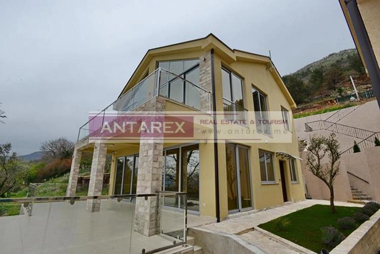 Dvije-nove-vile-sa-bazenom-u-Kavacu-Tivat-2 Kuća 440 m² – Kavač, Tivat — fotografija 3