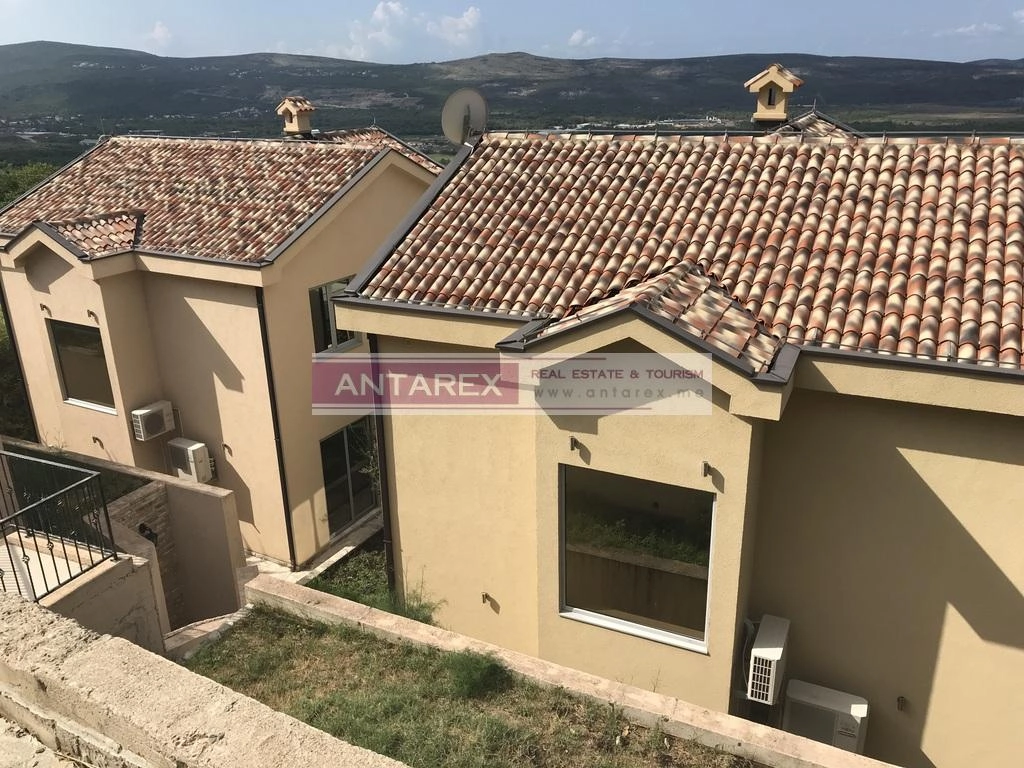 Dvije-nove-vile-sa-bazenom-u-Kavacu-Tivat-12 Kuća 440 m² – Kavač, Tivat — fotografija 13