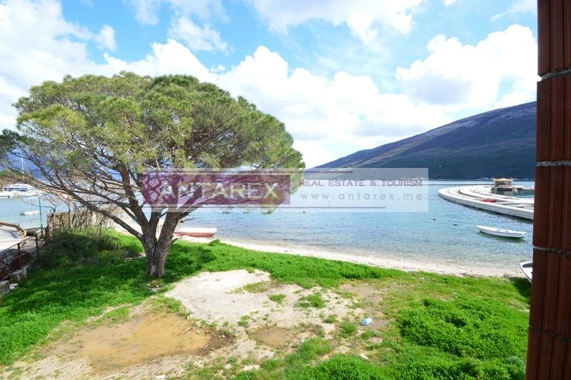 Kuca-na-prvoj-liniji-sa-privatnom-plazom-DJenovici-Herceg-Novi-3 Kuća 320 m² – Đenovići, Herceg Novi — fotografija 4