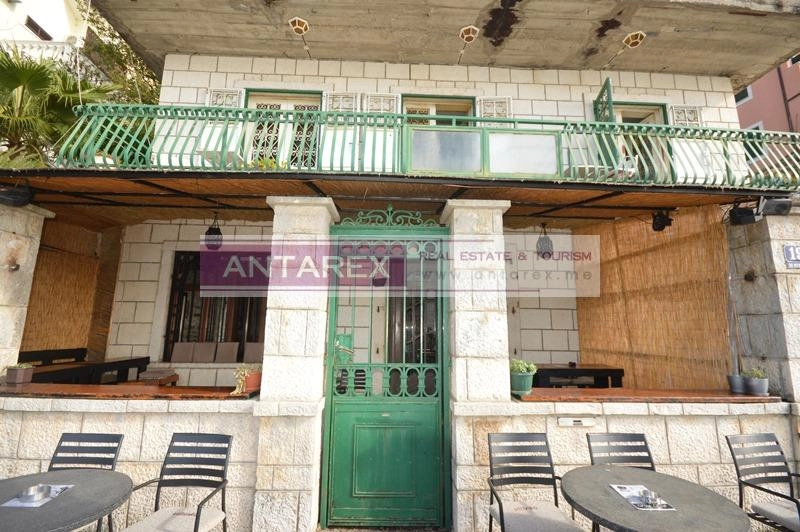 Kamena-kuca-na-obali-u-centru-Herceg-Novog-1 Kuća 142 m² – Herceg Novi — fotografija 2