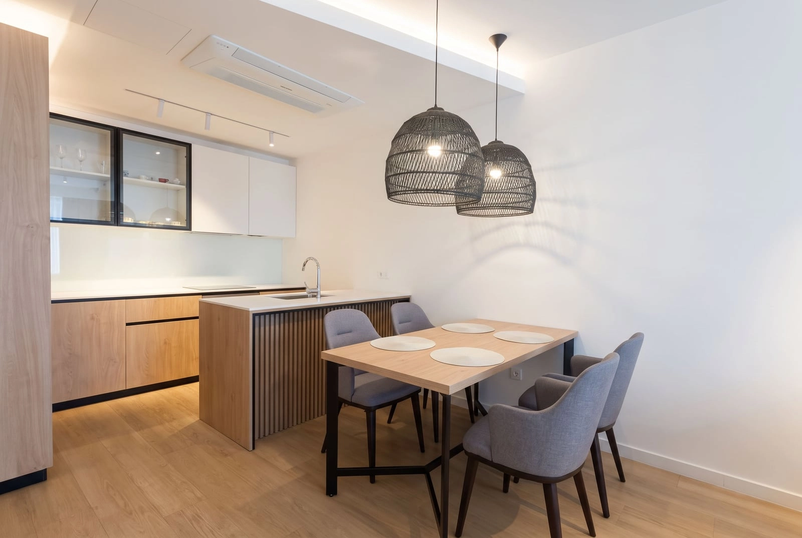 Jednosoban-stan-sa-terasom-u-kompleksu-Onia-Budva-3 Izdavanje: Jednosoban stan 62 m² – Budva — fotografija 4